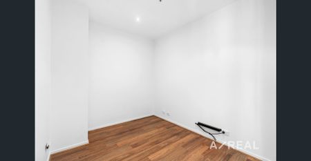 Contemporary Comfort & Convenience in a Premier CBD Position - Photo 3