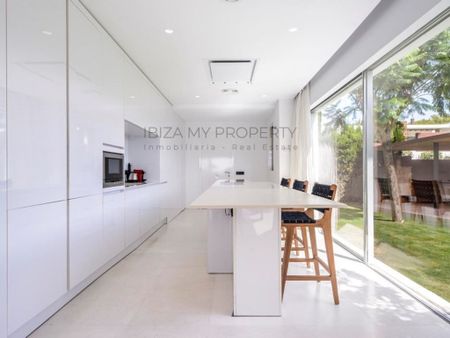 5 room luxury Villa for rent in Cala Conta, San Jose, Province of Balearic Islands, Balearic Islands - Photo 3