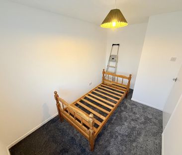 2 bedroom semi-detached house to rent - Photo 6