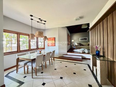 Casa em Condomínio com 4 quartos e 500m² para alugar em Lagoa da Conceição, Florianópolis. - Foto 3