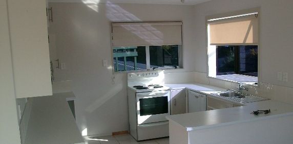 1/15 View Road, Titahi Bay - Photo 2