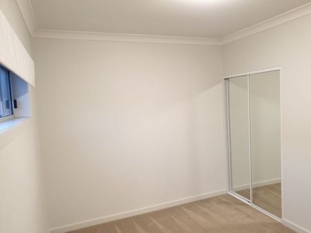 MODERN TWO BEDROOM TOWNHOUSE IN CONVENIENT LOCATION - Photo 2