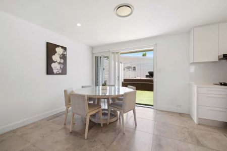 Stunning family oasis in prime location - Photo 2