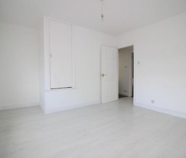 2 bedroom semi-detached house to rent - Photo 4