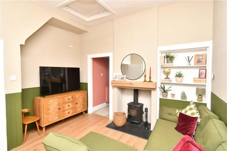 2 bedroom detached house to rent - Photo 2