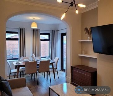 1 bedroom in a house share to rent - Photo 2