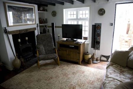 Single or Double bedroom to let - Student Cottage - Canterbury - Photo 2