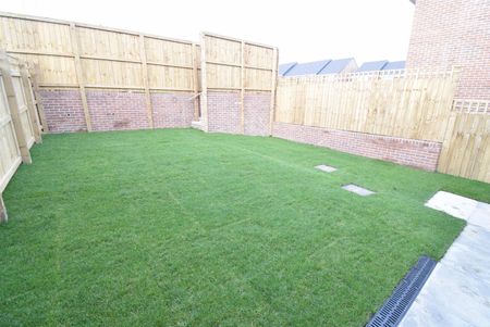 Yarn Crescent, Lupset, Wakefield - Photo 5