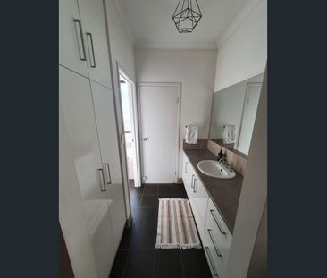 Exceptional 4 bedroom house in Seaton - Photo 5