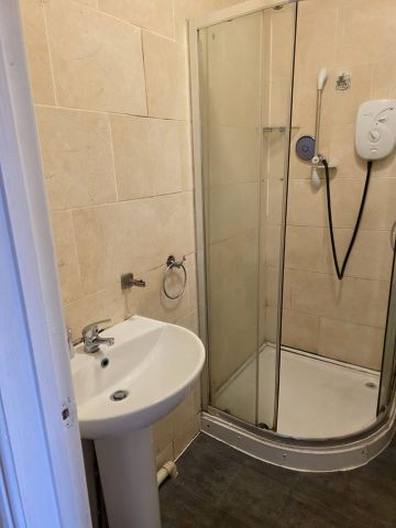 2 Bed Terraced House, Fram St, M6 - Photo 4