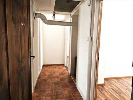 Charming 2-room renovated apartment in Latena - Photo 5