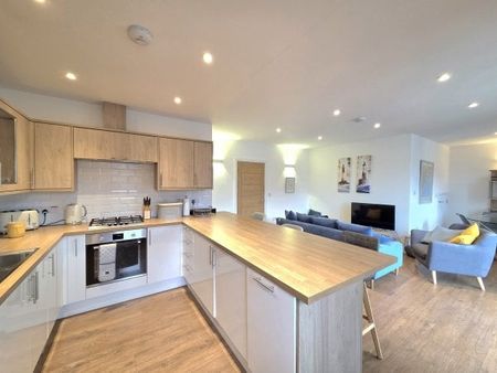 Falmouth, Falmouth, TR11 - Photo 2