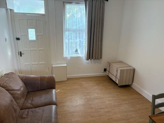 2 Bed Terraced House, Red Lane, CV6 - Photo 1