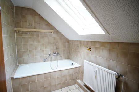 ERSTBEZUG nach Sanierung + Einzug ab 01.03.2026 möglich! - Photo 3