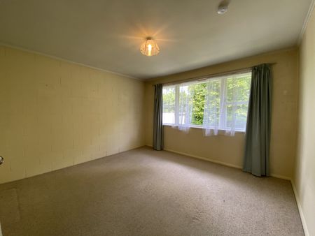 Water Included, No lawn, Spacious 2 Bedroom Unit - Photo 2