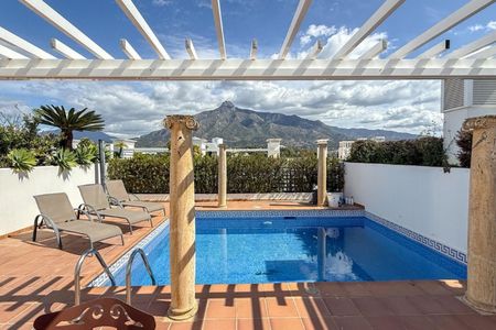 3 Bedroom Apartment For Rent in Marbella, Málaga - Photo 4