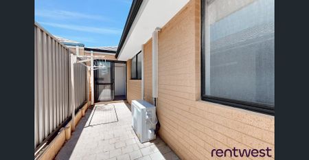 Freshly Painted & Brand New Carpets - Photo 2