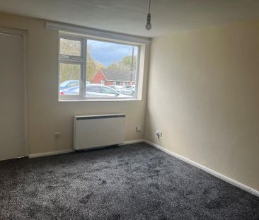 2 bedroom ground floor flat to rent - Photo 1