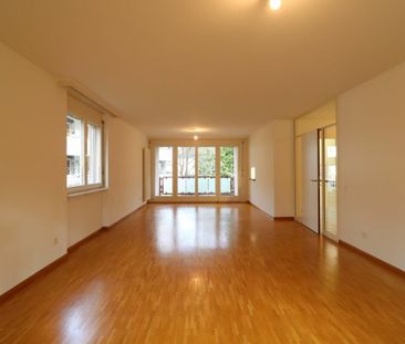 An ruhiger Lage in Reinach - grosszügige 4 1/2-Zimmerwohnung im 1.OG - Photo 1