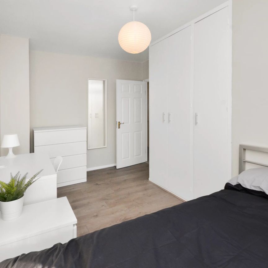 119 Candy Street-Room 3 - Photo 1