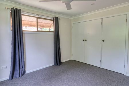 Beautiful 3 Bedroom Goonellabah Home - Photo 4