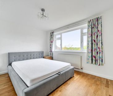 4 bedroom detached house to rent - Photo 4