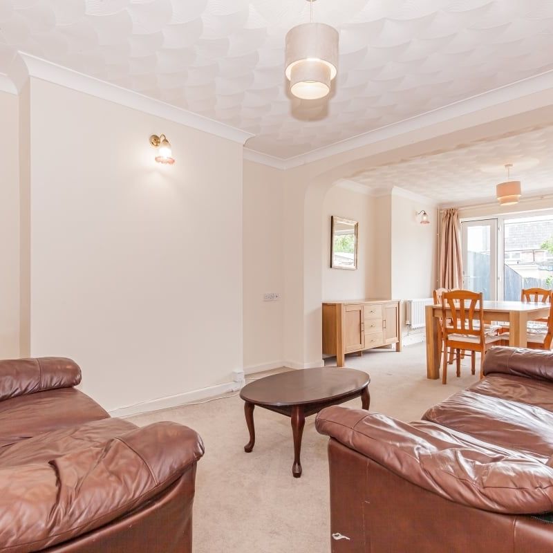 Cowley Road, East Oxford - Photo 1