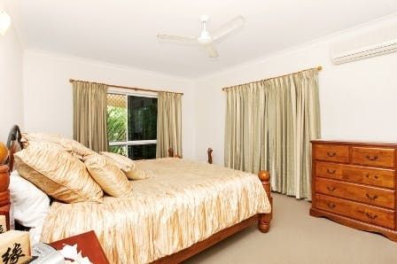 NEAT FAMILY HOME - Photo 3