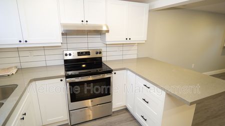 $1,895 / 3 br / 1.5 ba / 1400 sqft - Photo 2