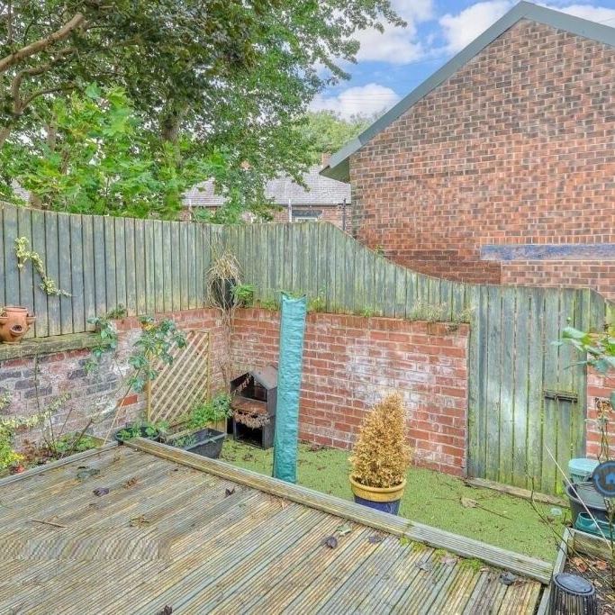 2 bedroom end of terrace house to rent - Photo 1