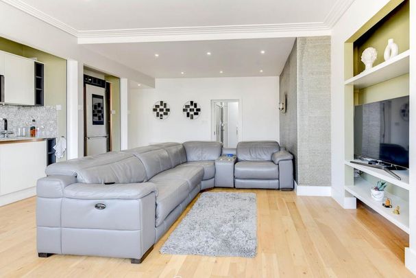 2 bedroom flat to rent - Photo 1