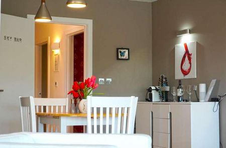 The Apartment At One Tennyson, Down Lane, Newport, PO30 - Photo 2