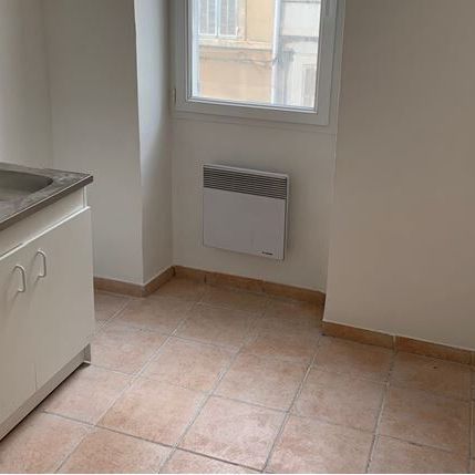 Appartement 2 pièces 33m2 MARSEILLE 3EME 600 euros - Photo 1