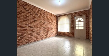 Duplex in Sought After Bossley Park! - Photo 4