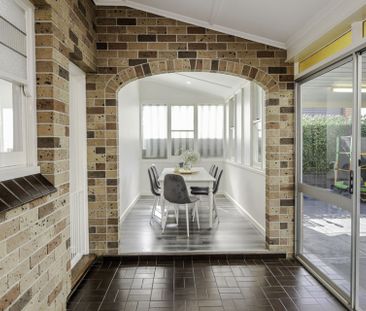 Three Bedroom Art Deco Modernised Home - Photo 1