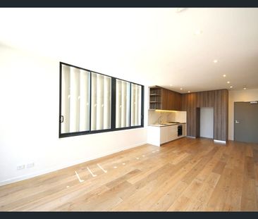 Spacious & Modern One Bedroom + open Study at Macquarie Green - Photo 6