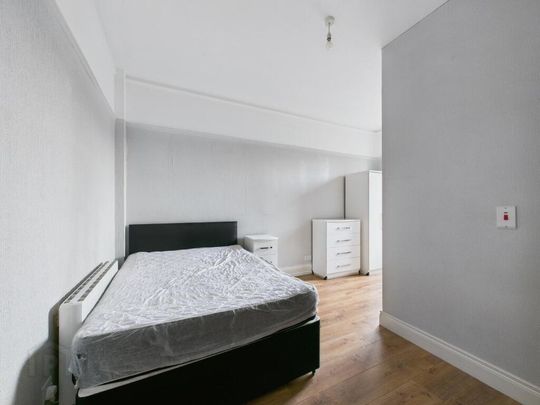 Apartment 3b 12 Deramore Park, Belfast, BT9 5JT - Photo 1