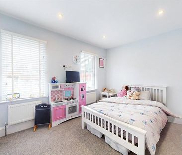 5 bedroom end of terrace house to rent - Photo 5