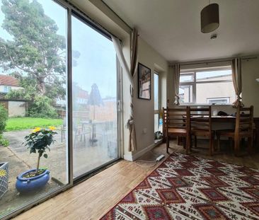 Flat to rent - Photo 2