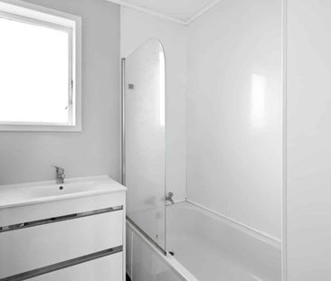 Charming Home on a Generous Section - Photo 4