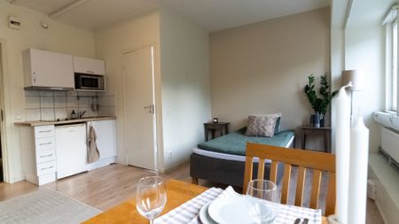 Fågelviksvägen, Norsborg - Photo 2