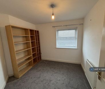2 bedroom flat to rent - Photo 3