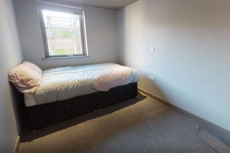 4 bedroom flat share to rent - Photo 3