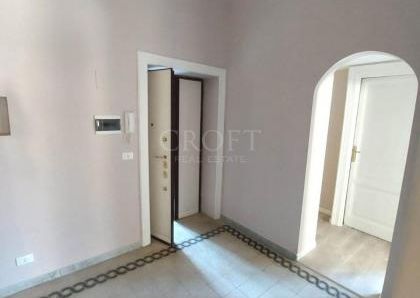 Trieste-Villa Ada: Newly renovated, spacious 2 bedrooms, 1 bath, large bright living room with new kitchen. Silent, sunny, air conditioning, panoramic common terrace. Ref 2292