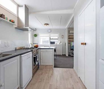 Cosy and conveniently located - Photo 4