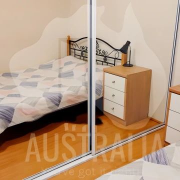 Private room with own bathroom - Photo 1