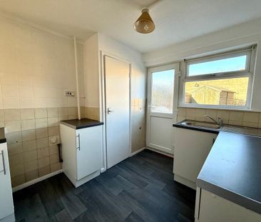 2 bedroom ground floor maisonette to rent - Photo 5
