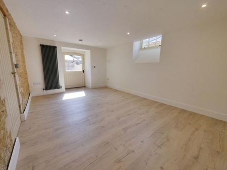 2 bedroom detached house to rent - Photo 2