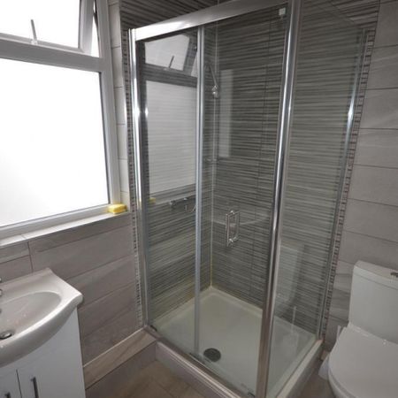 1 bedroom Flat To Let - Photo 4