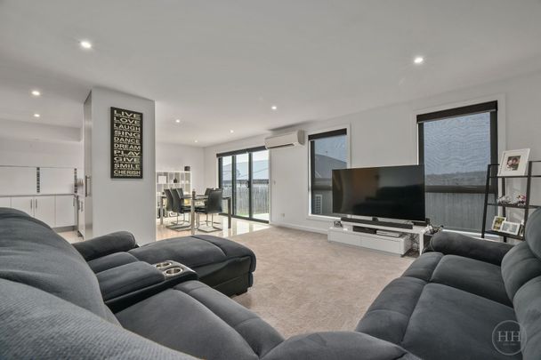 1 Opal Place, Perth - Photo 1